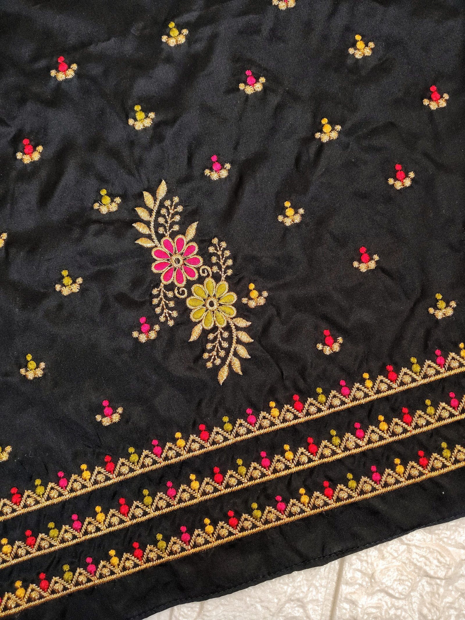 RK10_Black_Multi Color - Image 4