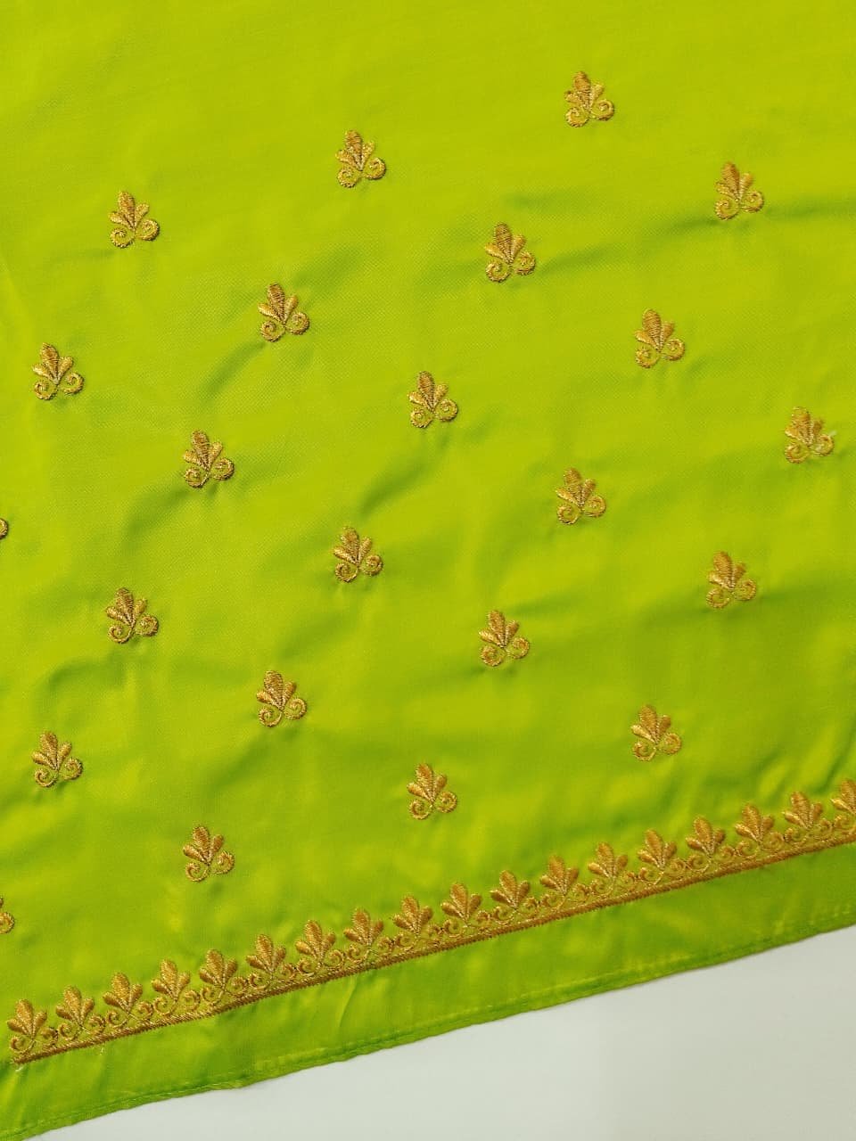 RK544_Parrot Green - Image 2