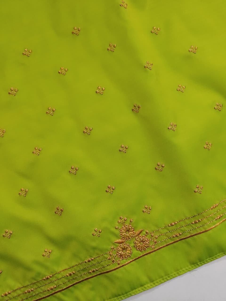 RK677_Parrot Green - Image 2