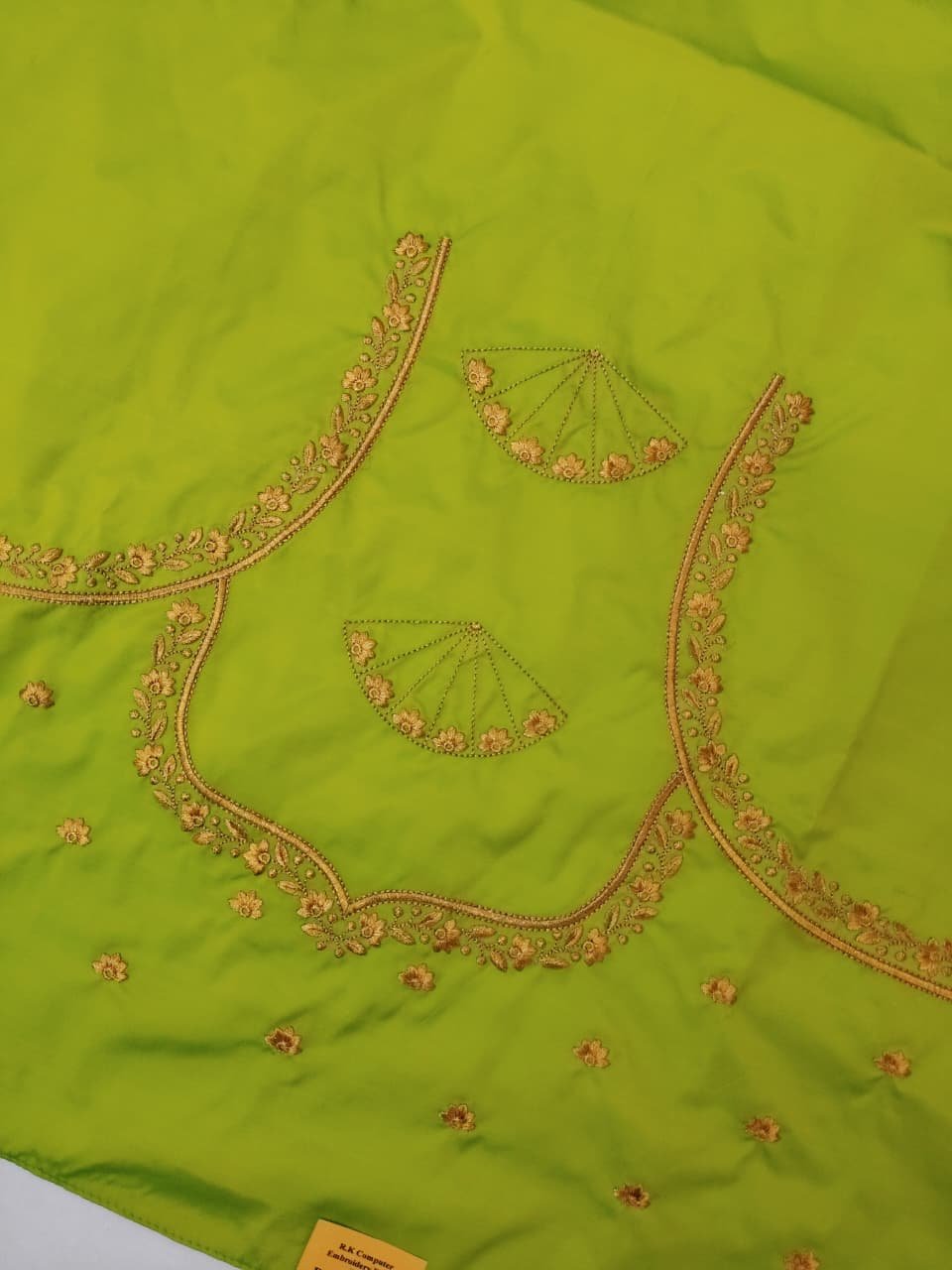 RK533_Parrot Green