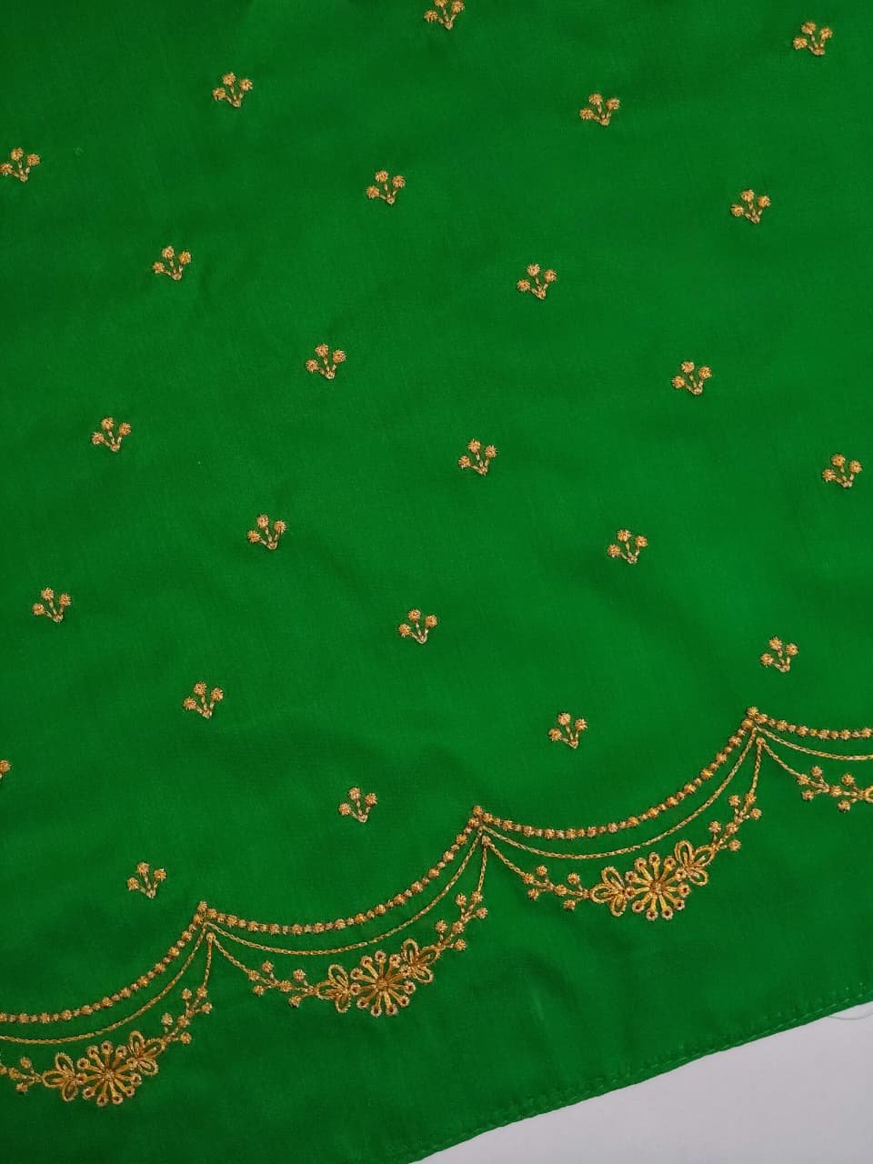 RK699_Leaf Green